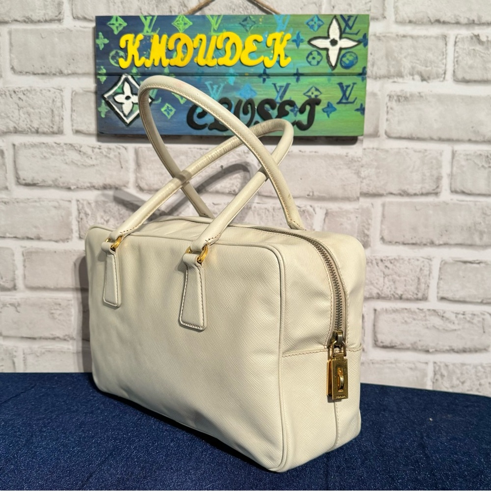 Prada Saffiano Leather Bauletto Shoulder Bag with lock 2 keys and dust bag - Picture 7 of 17